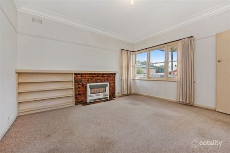 Property photo of 2 Weeroona Avenue Hamlyn Heights VIC 3215