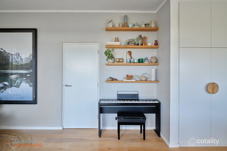 Property photo of 8 Goble Street Hughes ACT 2605