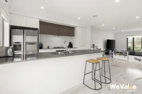 Property photo of 13 Buckleys Walk Mickleham VIC 3064
