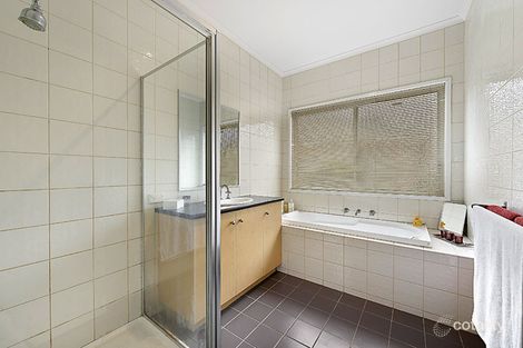 Property photo of 25 Balerno Circle Gowanbrae VIC 3043