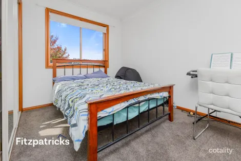 Property photo of 1/1 Minya Place Glenfield Park NSW 2650