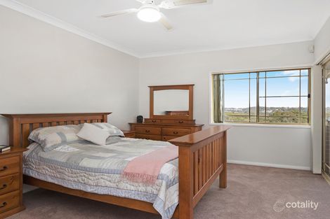 Property photo of 16 Grovelake Close Eleebana NSW 2282
