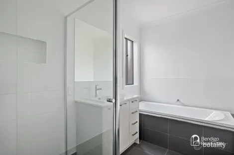 Property photo of 2 Wortha Street Bendigo VIC 3550