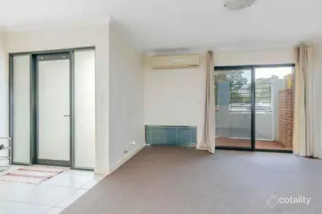 Property photo of 122 Lakeside Drive Joondalup WA 6027