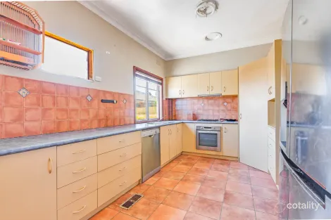 Property photo of 426 Union Road Lavington NSW 2641