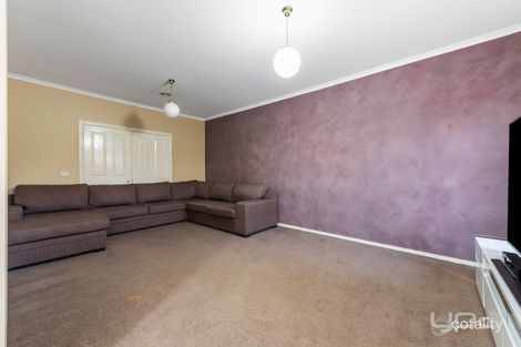 Property photo of 5 Tudor Rose Crescent Sydenham VIC 3037