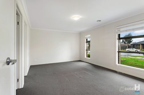 Property photo of 48 Elmslie Drive Cranbourne East VIC 3977
