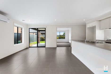 Property photo of 48 Elmslie Drive Cranbourne East VIC 3977