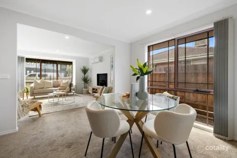 Property photo of 22 Holroyd Street Seaford VIC 3198