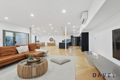 16 Cassinia Rd, Duncraig, WA 6023