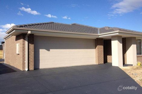 4 Olive Gr, Officer, VIC 3809