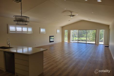 Property photo of 19 Paperbark Drive Pokolbin NSW 2320