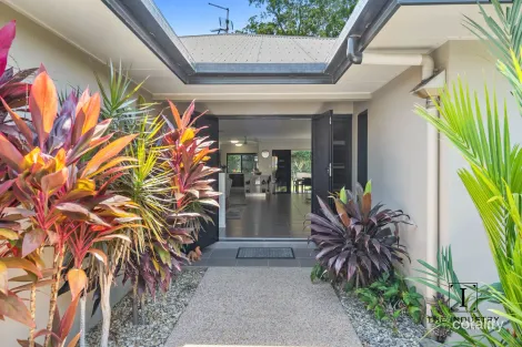 Property photo of 10 Weld Crescent Smithfield QLD 4878