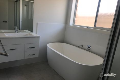 Property photo of 2 Ellie Avenue Raworth NSW 2321