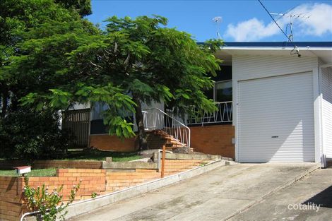 Property photo of 4 Vernon Avenue Labrador QLD 4215