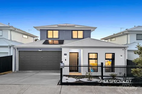 12 INDRA ST, HAMPTON PARK, VIC 3976