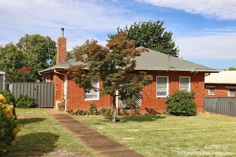 Property photo of 30 Fernleigh Road Mount Austin NSW 2650