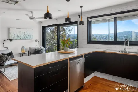 Property photo of 11 View Street Healesville VIC 3777