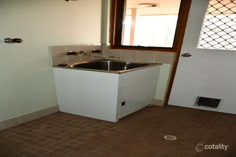 Property photo of 9/5-6 Phibbs Court Roxby Downs SA 5725