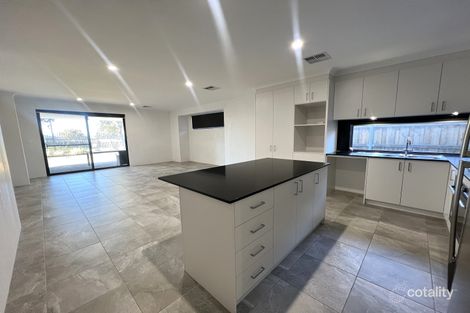 33 Bulloo Loop, Ellenbrook, WA 6069