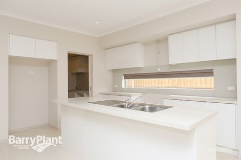 Property photo of 216 Clarendon Drive Keysborough VIC 3173
