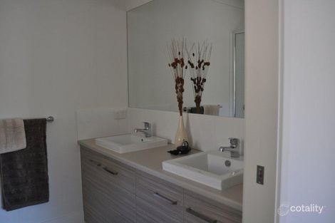 Property photo of 27 Gidgee Court Molendinar QLD 4214