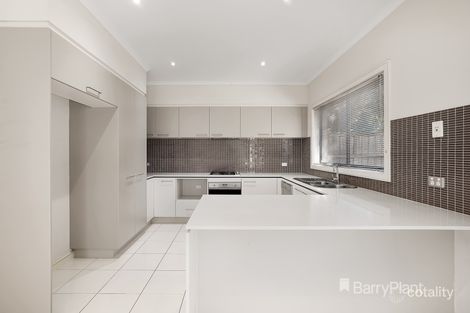 Property photo of 2 Boronia Avenue Cranbourne VIC 3977