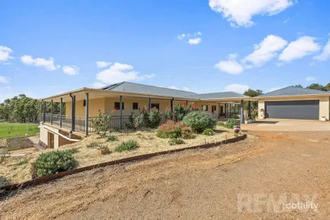 Property photo of 62 Riverview Drive Moorong NSW 2650