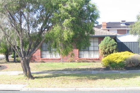 Property photo of 33 Minerva Crescent Keilor Downs VIC 3038