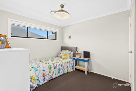 Property photo of 28 Wingello Crescent Tullimbar NSW 2527