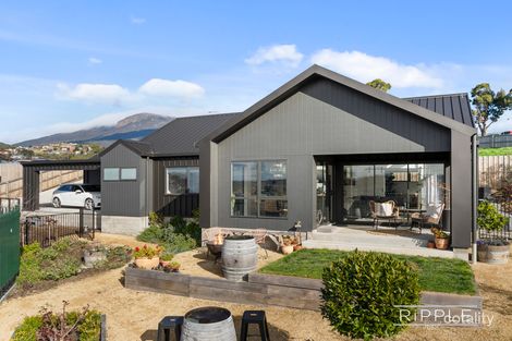 Property photo of 35 William Cooper Drive New Town TAS 7008