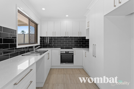 Property photo of 8 Centaurus Crescent Regents Park QLD 4118