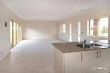 Property photo of 28 Ortolan Avenue Broadmeadows VIC 3047