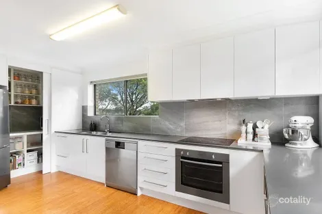 Property photo of 3/28 Weston Street Coorparoo QLD 4151