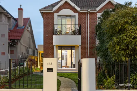 133 Wendouree Pde, Lake Wendouree, VIC 3350