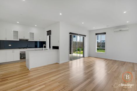 Property photo of 1/17 Birdswing Terrace Melton South VIC 3338