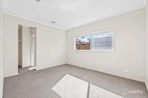 Property photo of 23 Graphite Crescent Wollert VIC 3750