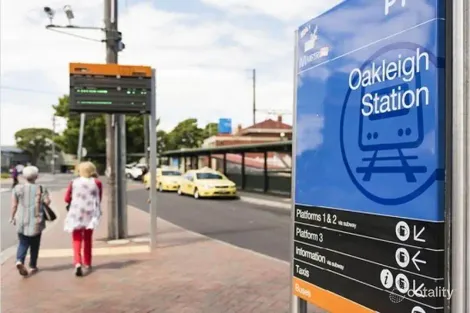 Property photo of 2/26 Golf Links Avenue Oakleigh VIC 3166