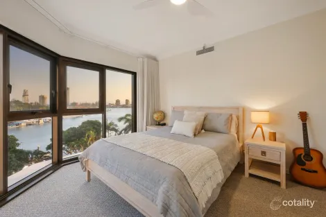 Property photo of 19/2 Admiralty Drive Surfers Paradise QLD 4217