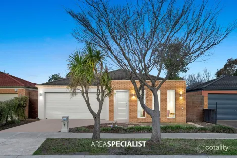 32 Greenaway Tce, Cranbourne East, VIC 3977