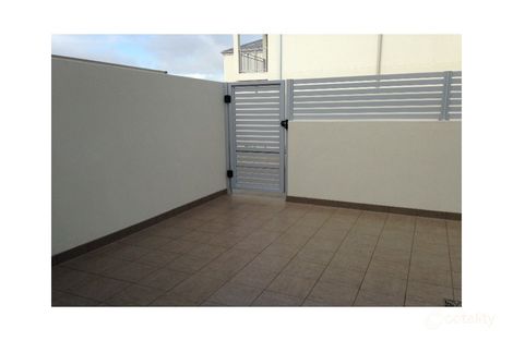 Property photo of 2/30 Heirisson Way North Coogee WA 6163