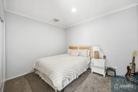 Property photo of 27 Corncob Boulevard Wangaratta VIC 3677
