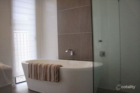 30 Temple Island Cct, Oxenford, QLD 4210