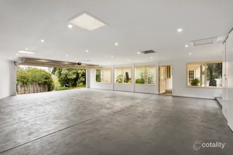 Property photo of 11 Pennington Close Mount Eliza VIC 3930