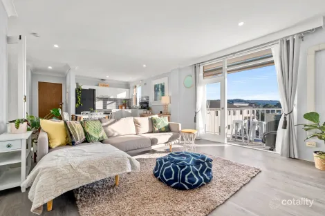 3/2 Duke St, Point Frederick, NSW 2250