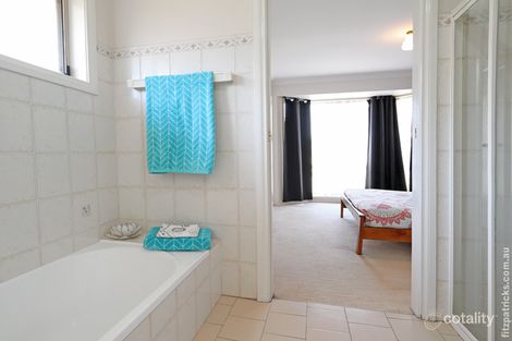 Property photo of 5 Kaldari Crescent Glenfield Park NSW 2650