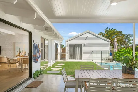 Property photo of 8 Poinciana Avenue Mooloolaba QLD 4557