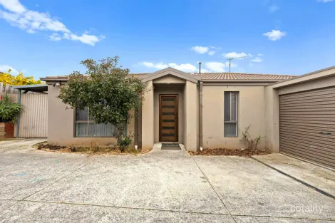 2/30 Silver Gum Dr, Pakenham, VIC 3810