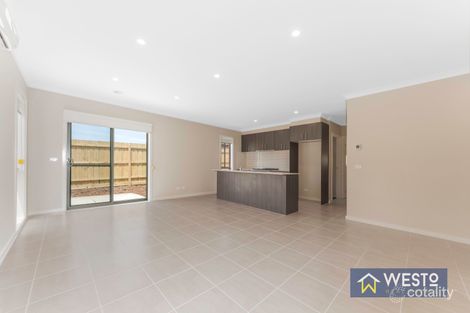 Property photo of 11 Scuffam Street Mernda VIC 3754