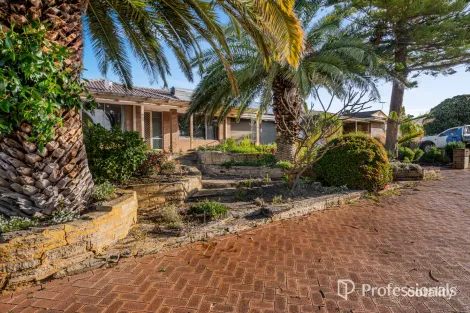 Property photo of 28 Dolphin Way Beldon WA 6027